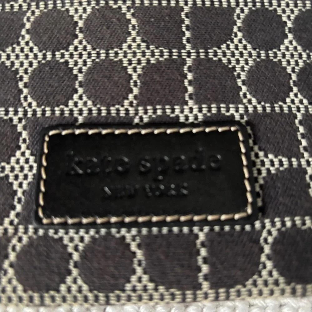 Kate Spade Zippered Chrissy - Picture 2 of 10